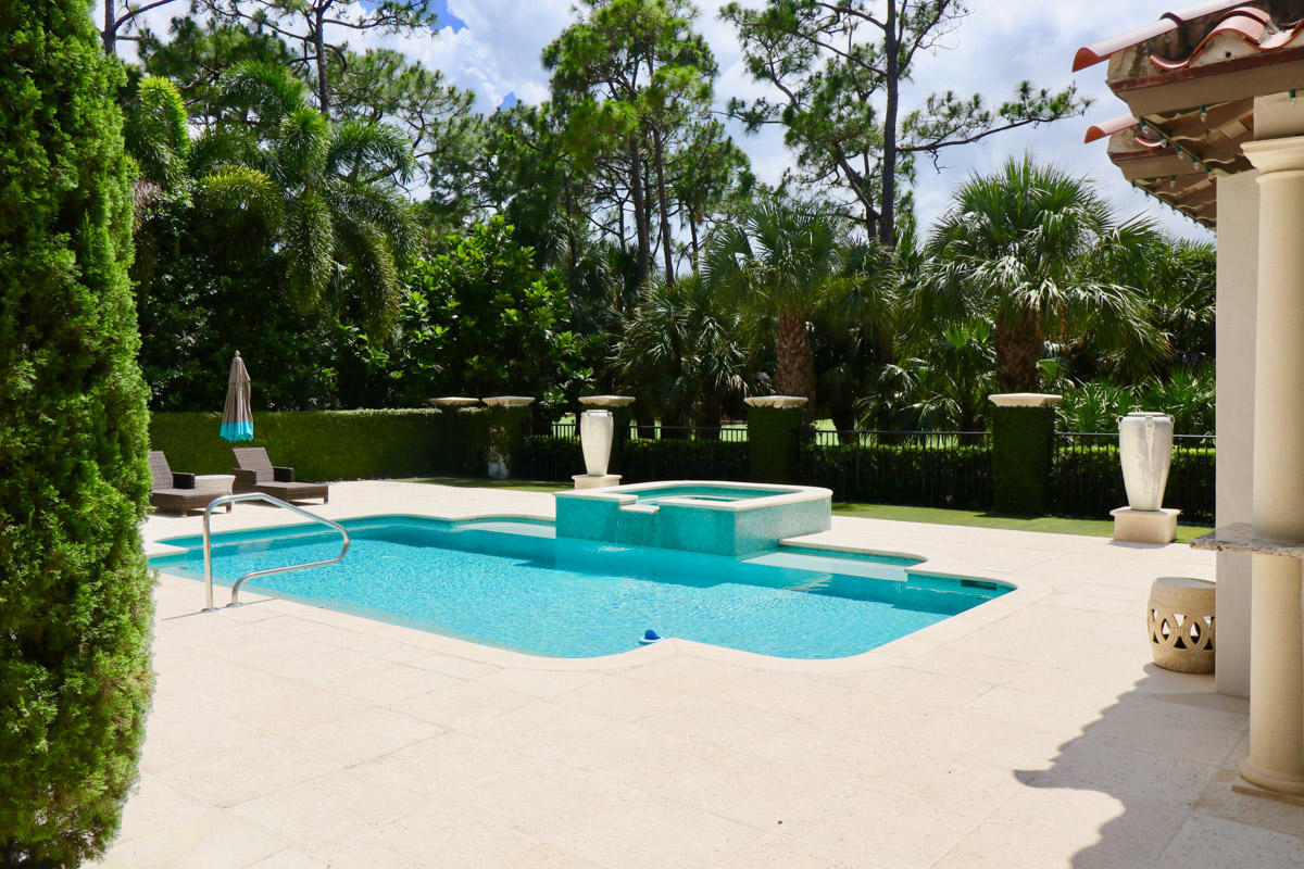 Trump National Golf Club, - Residential