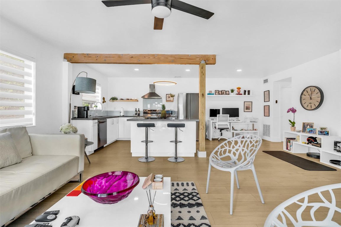 The Colonial Condo - Residential