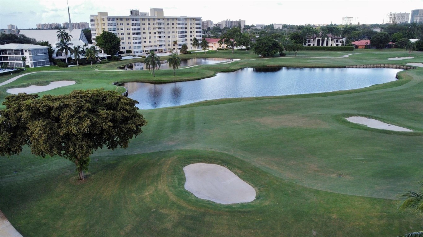 The Colonial Condo - Residential