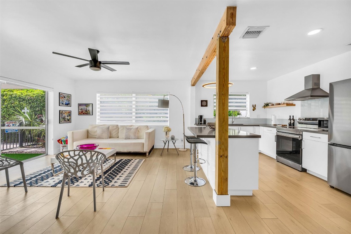 The Colonial Condo - Residential