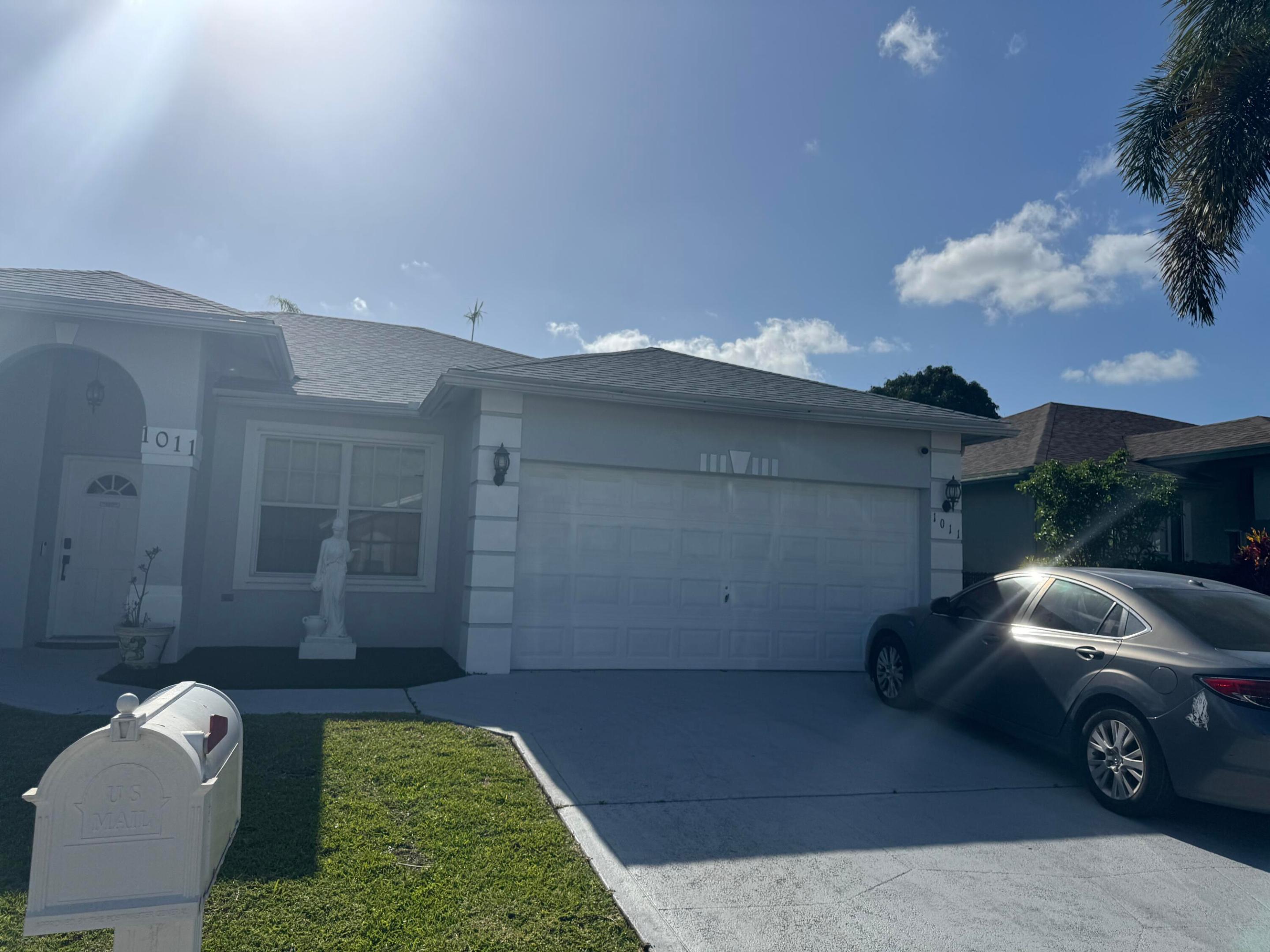 1011 Salmon Isle, Greenacres, FL, 33413/$489,900 1 1011 Salmon Isle