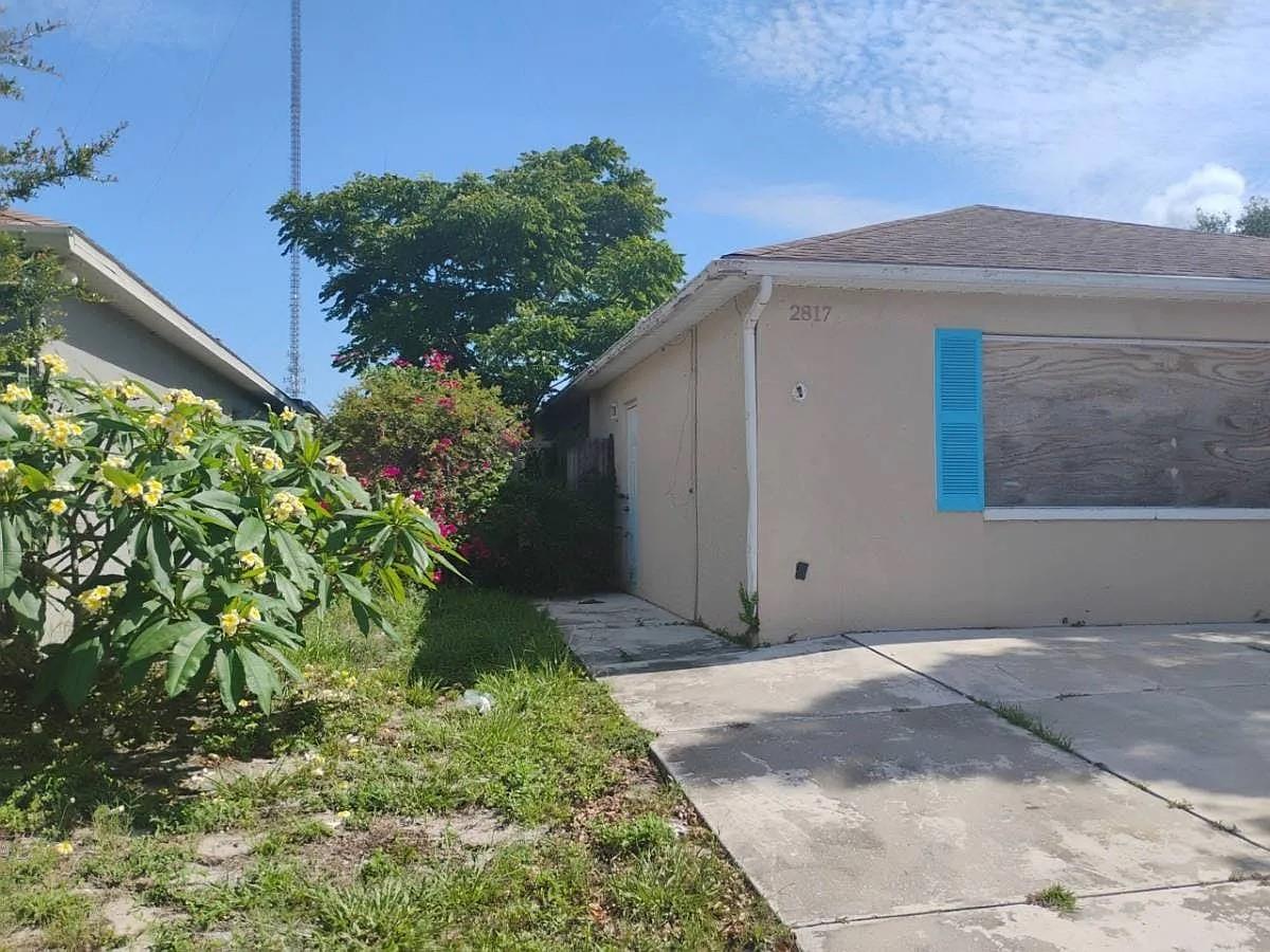 2817 Narcissus Dr