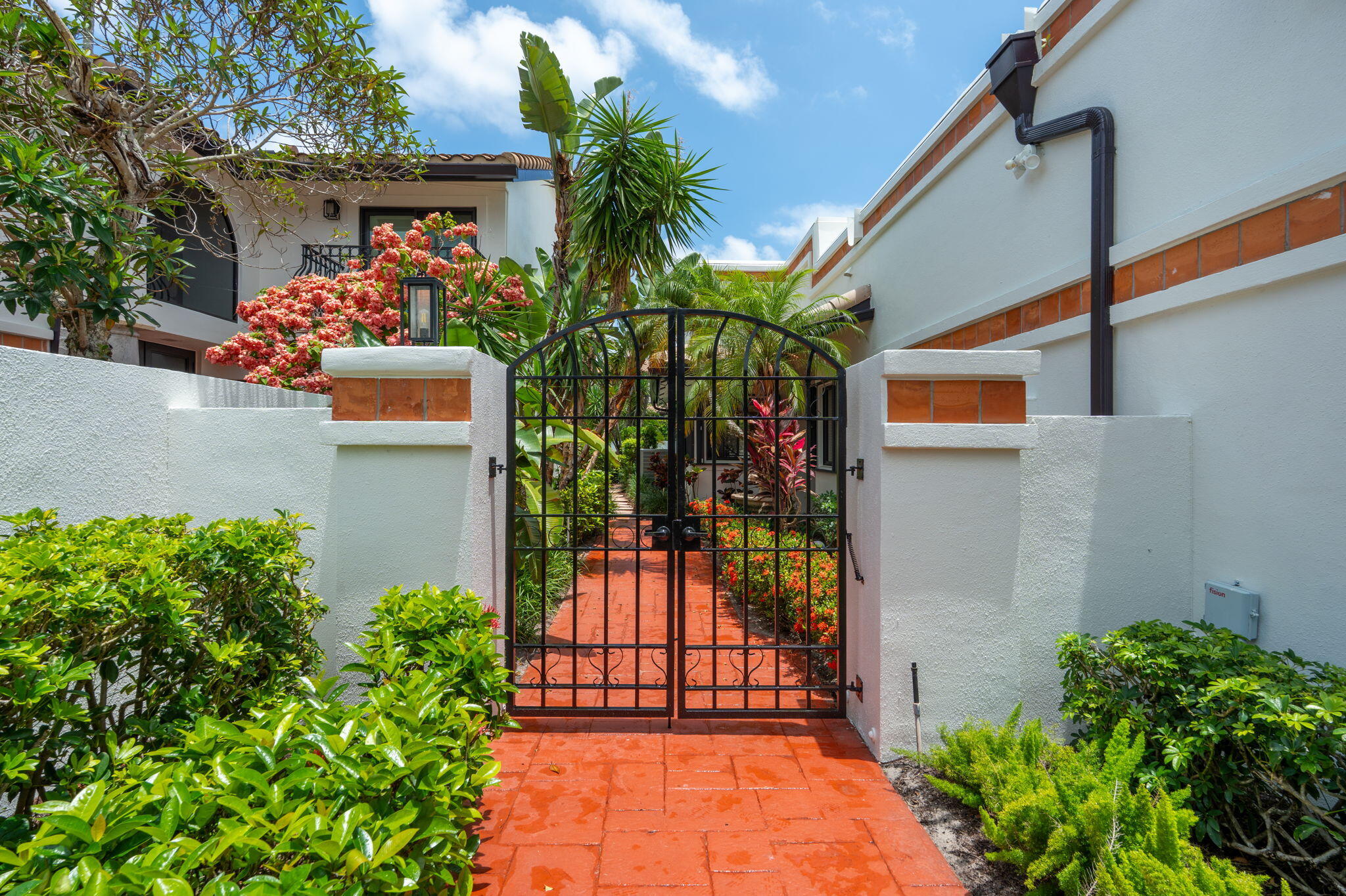 6517 Via Rosa, Boca Raton, FL, 33433/$748,000 2 6517 Via Rosa