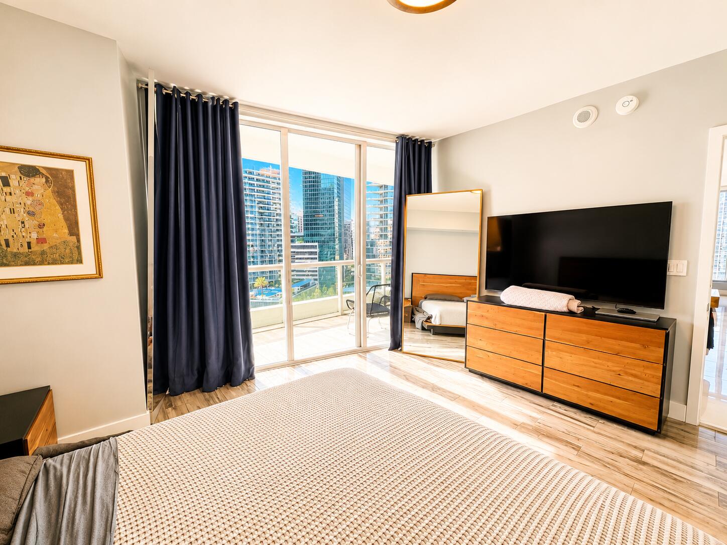 ICONBRICKELL CONDO NO 1 - Residential Lease