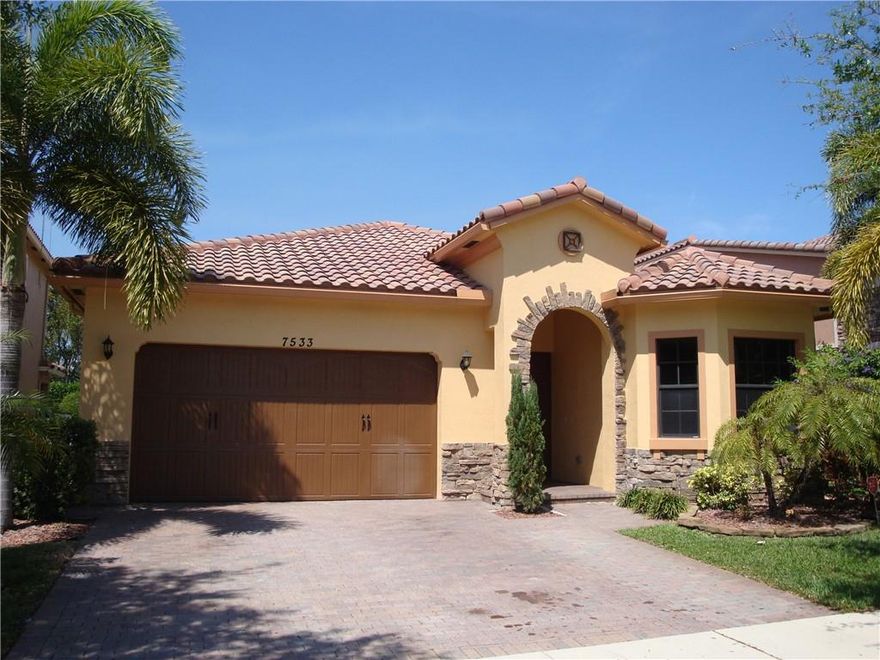 TOP PARKLAND NEIGHBORHOOD. 4 BEDROOM 3 BATH FULLY FENCED WITH A GREAT SPLIT BEDROOM PLAN. CLOSE TO SHOPPING & SCHOOLS. TENANT MUST HAVE GOOD CREDIT.