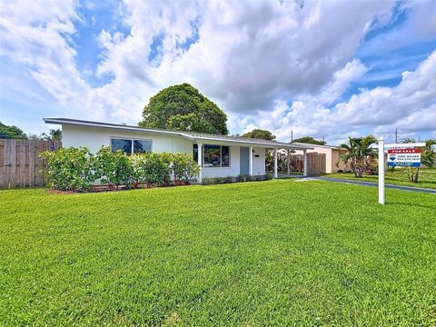 12 SW 13th Court Deerfield Beach FL 33441