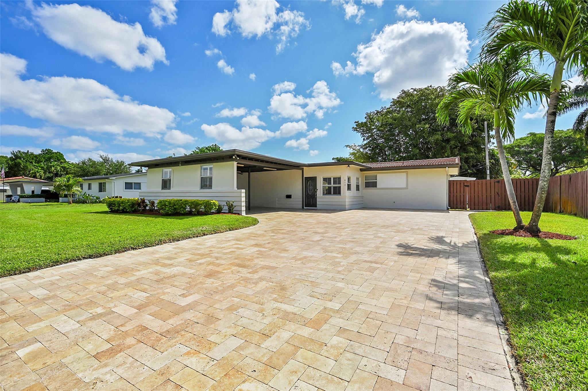 612 Orchid Dr