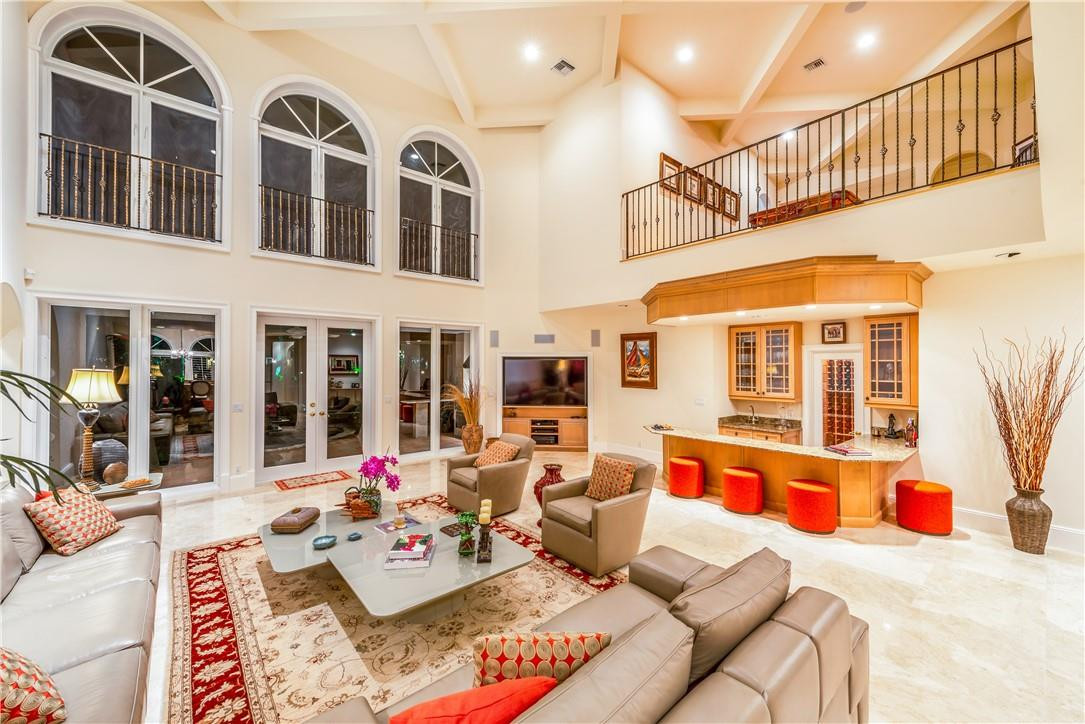 RIO VISTA ISLES - Residential