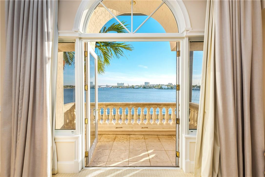 RIO VISTA ISLES - Residential