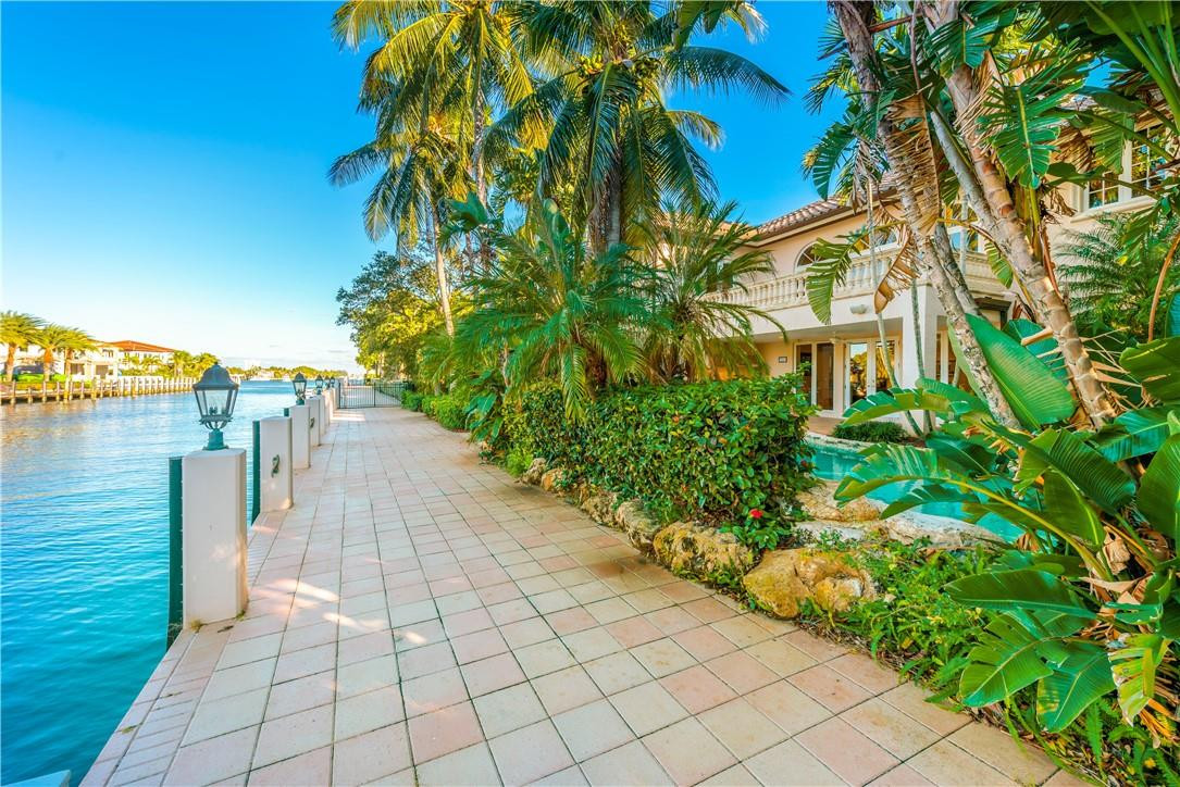 RIO VISTA ISLES - Residential