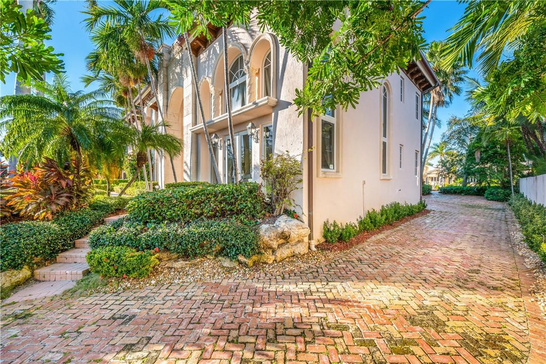 RIO VISTA ISLES - Residential