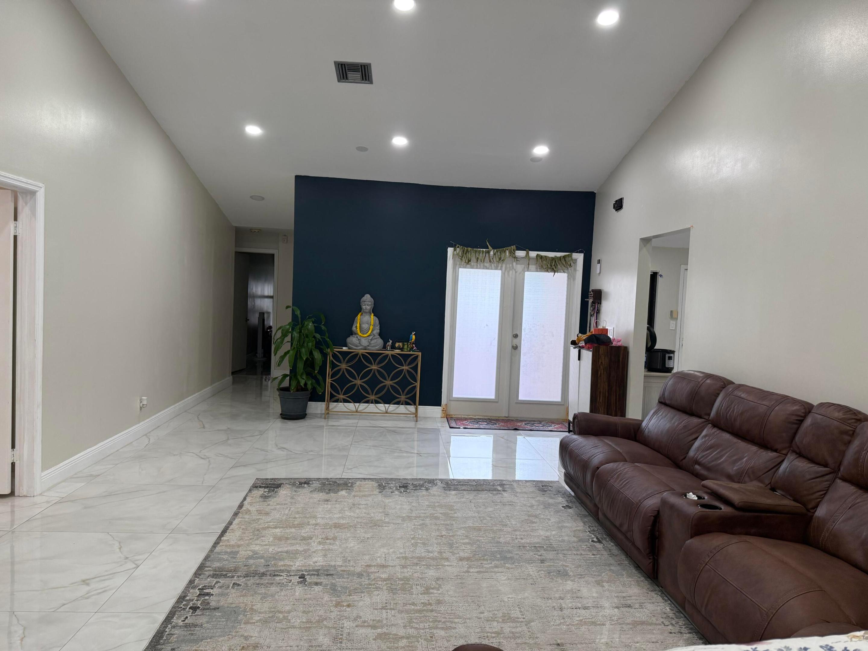 View photos, virtual tours, details... 6420 Via Tierra