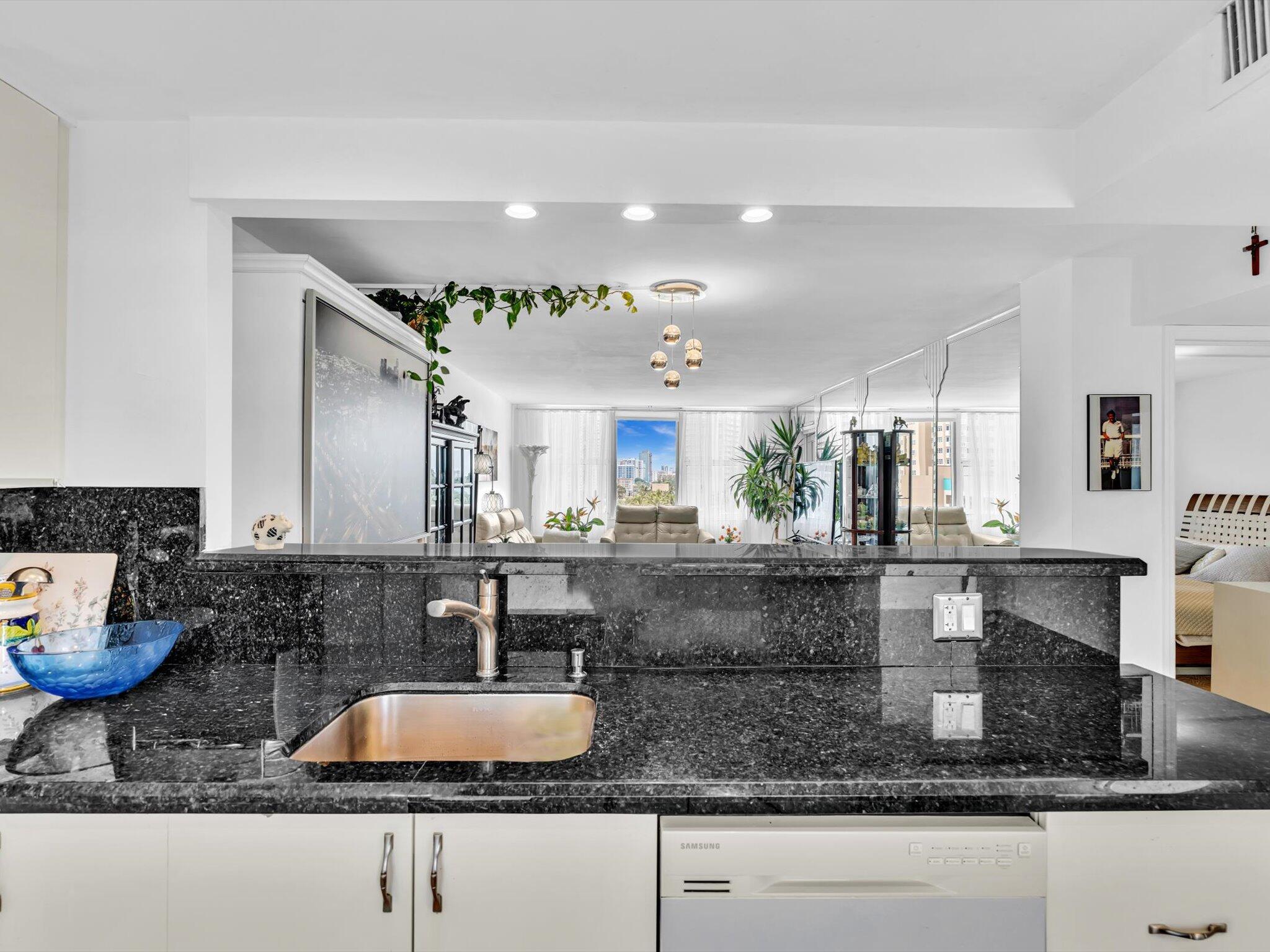 201 N Ocean Boulevard 802
