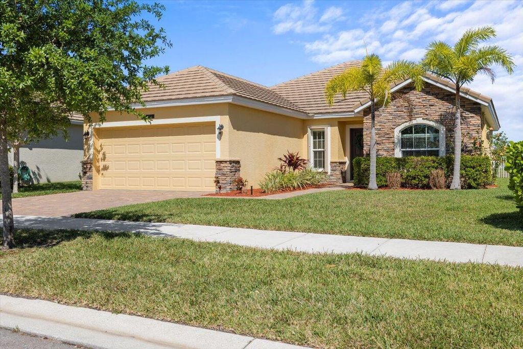 Photo of 11381 SW Halton Street, Port Saint Lucie, FL 34987 (MLS # R10973339)