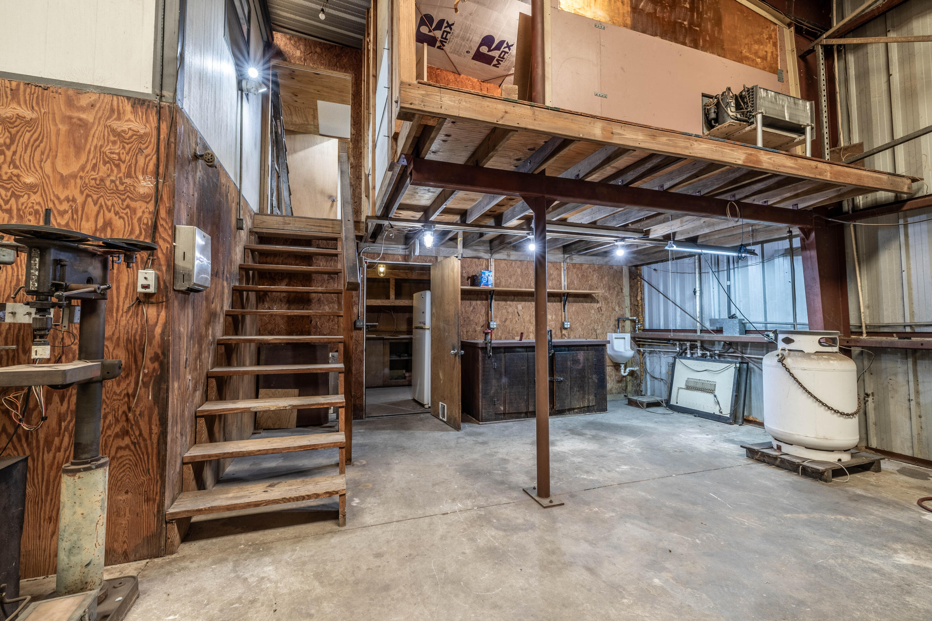 METES AND BOUNDS - Residential