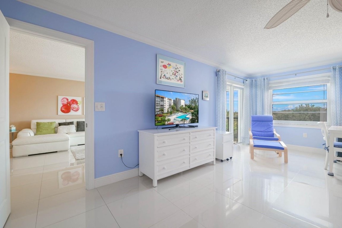 18TH HOLE AT INVERRARY - Residential