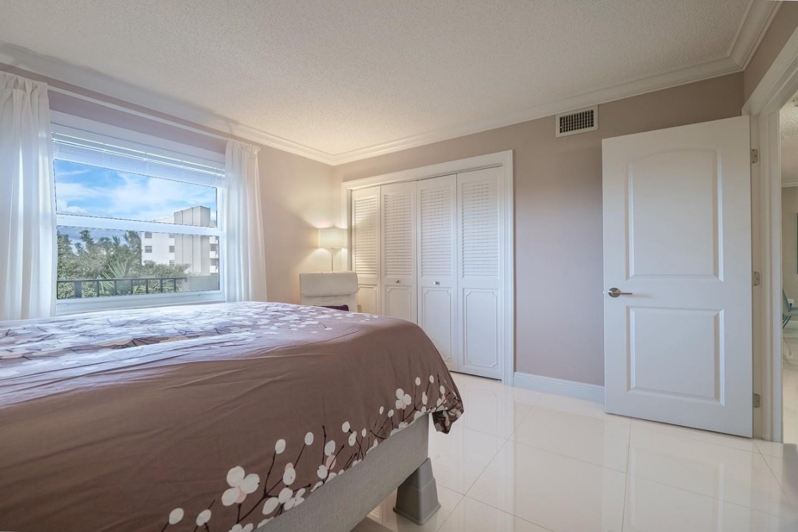 18TH HOLE AT INVERRARY - Residential