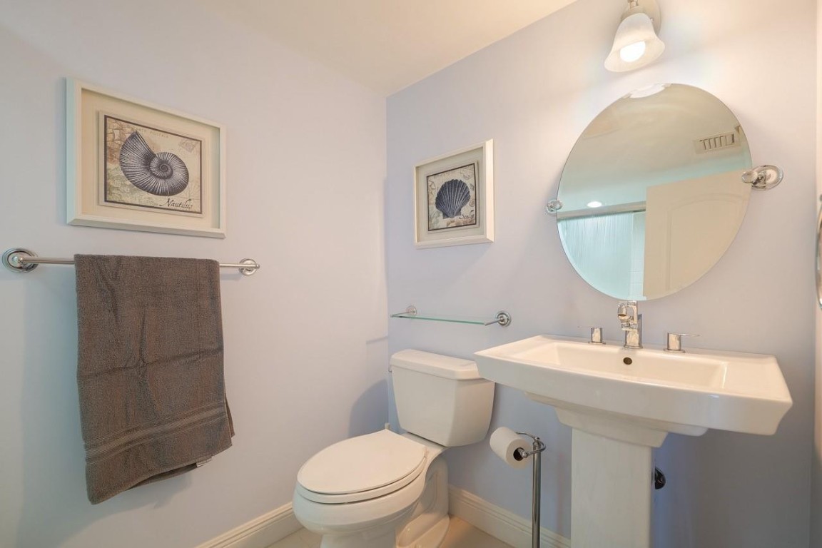 18TH HOLE AT INVERRARY - Residential