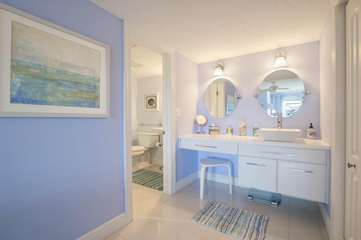 18TH HOLE AT INVERRARY - Residential