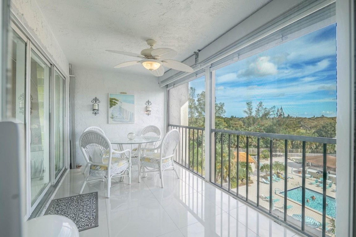 18TH HOLE AT INVERRARY - Residential