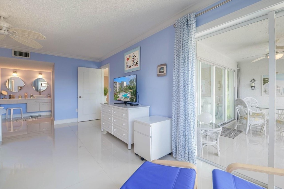 18TH HOLE AT INVERRARY - Residential