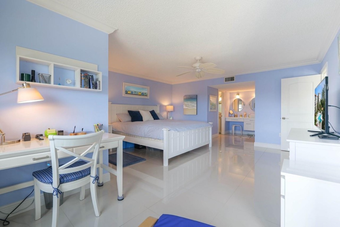 18TH HOLE AT INVERRARY - Residential