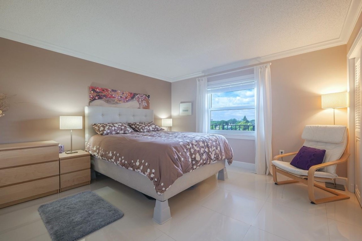 18TH HOLE AT INVERRARY - Residential