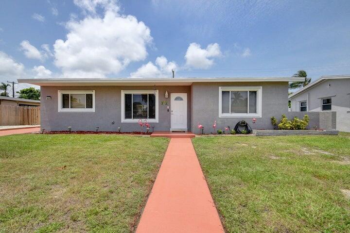 Stunning updated 3 bed, 2 bath home in the highly sought-after and quiet community of Lake Osborne Estates. Just a short walk to the lake, this property features a spacious fenced yard--perfect for dogs--plus driveway parking and a dedicated laundry room with washer and dryer. Internet is included, and no HOA approval is needed, so you can move in right away! Optional 1 bed/1 bath mother-in-law suite with full kitchen, private entrance, yard, and parking is also available--ideal for extra space or multigenerational living. If interested, reach out to agent for more info.