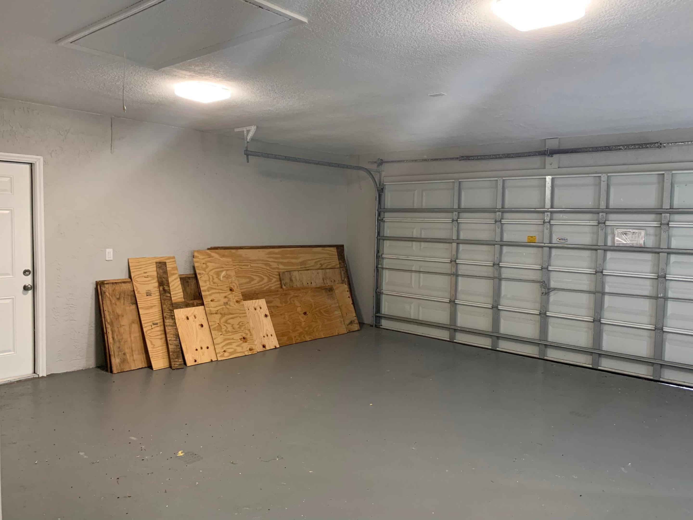 PORT ST LUCIE SECTION 3 - Residential Lease