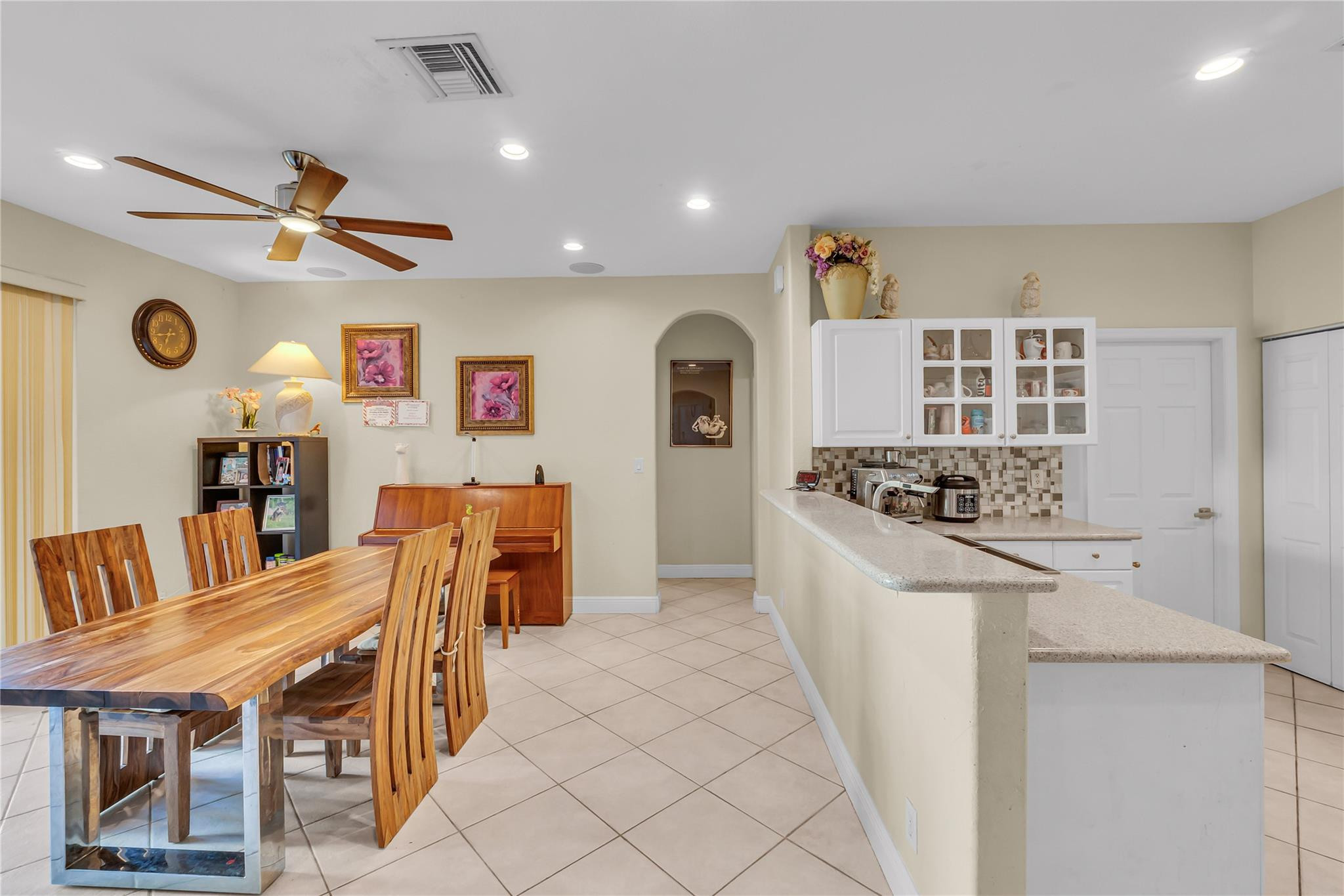 Heron Bay Four 160-1 B - Residential