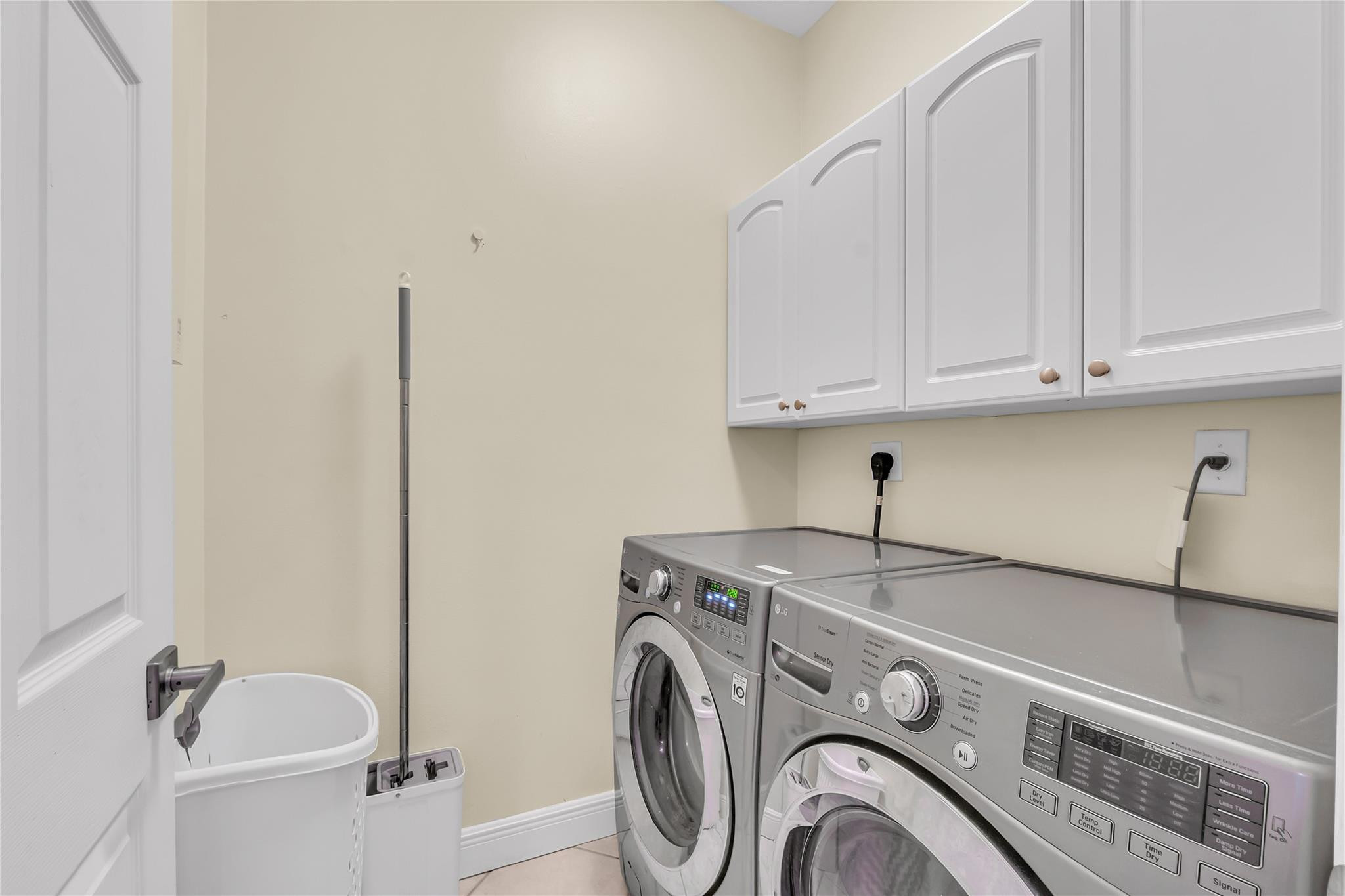 Heron Bay Four 160-1 B - Residential