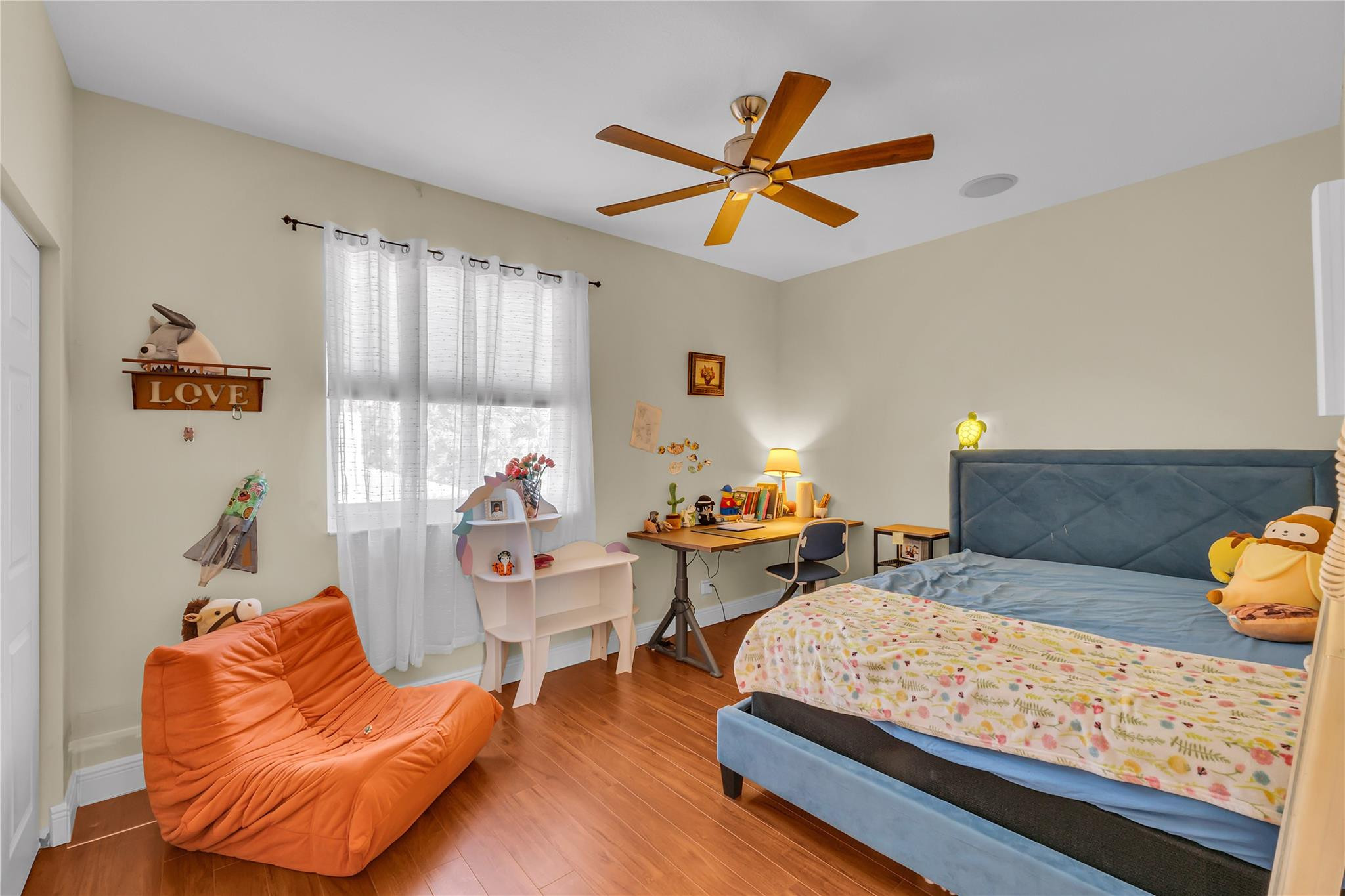 Heron Bay Four 160-1 B - Residential