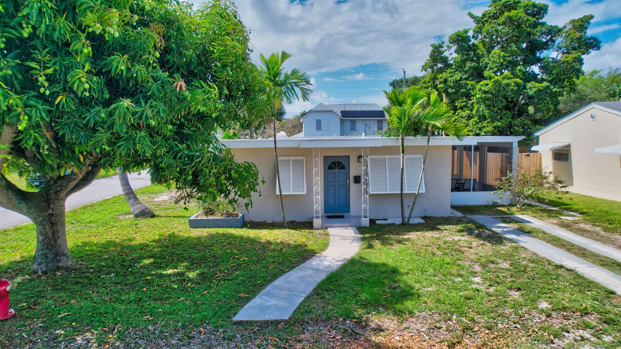 232 SE 1st Avenue SE