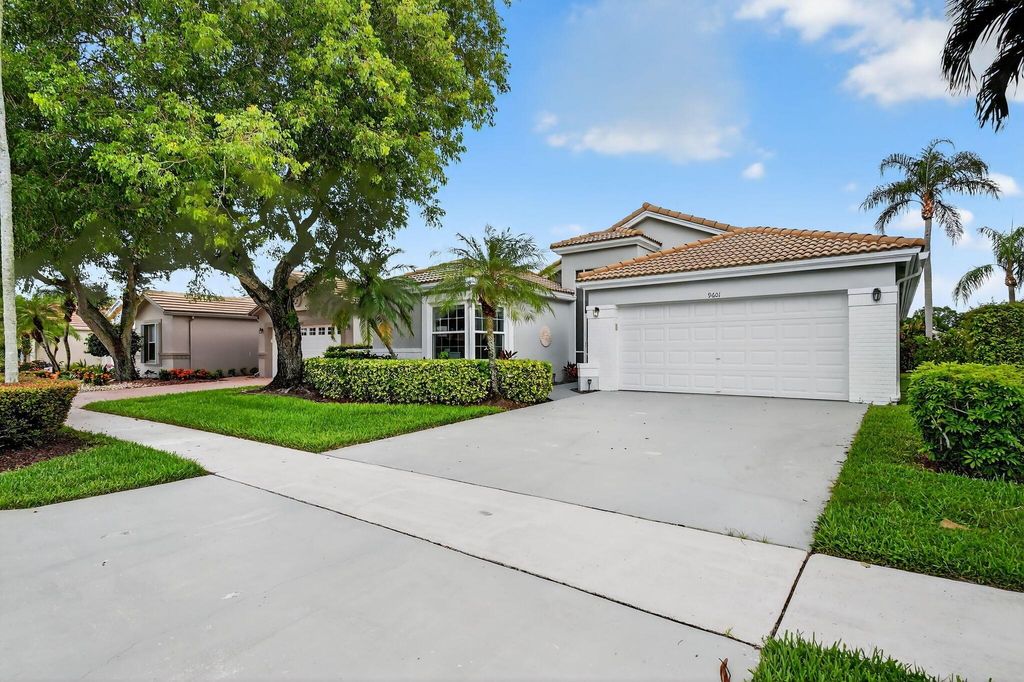 Photo of 9601 Harbour Lake Circle E, Boynton Beach, FL 33437 (MLS # R11103407)