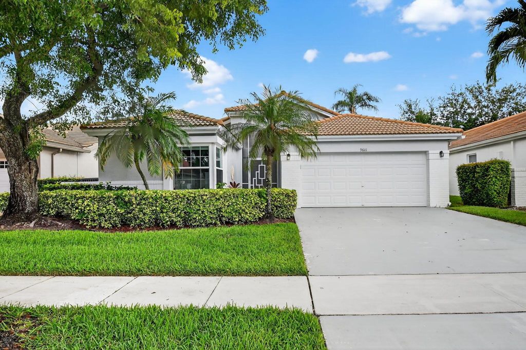 Photo of 9601 Harbour Lake Circle E, Boynton Beach, FL 33437 (MLS # R11103407)