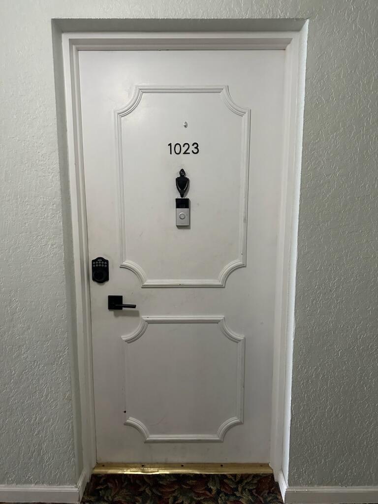 IMPERIAL POINT COLONNADES CONDO - Residential