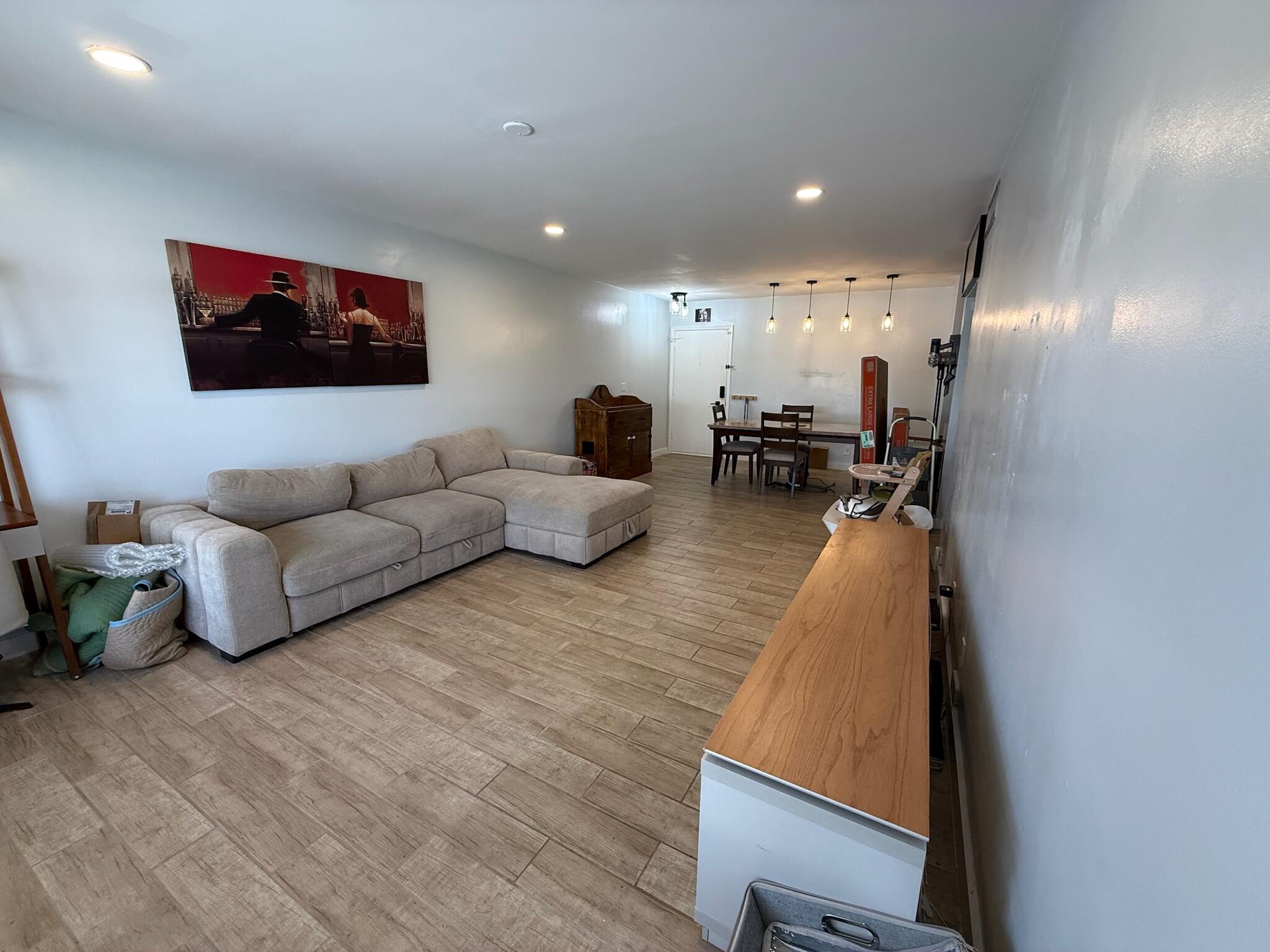 IMPERIAL POINT COLONNADES CONDO - Residential