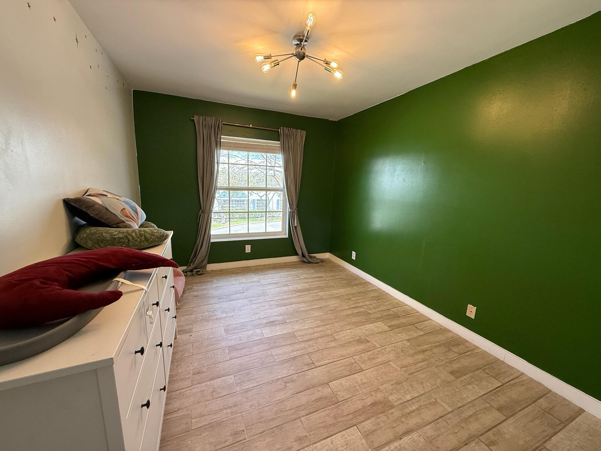 IMPERIAL POINT COLONNADES CONDO - Residential