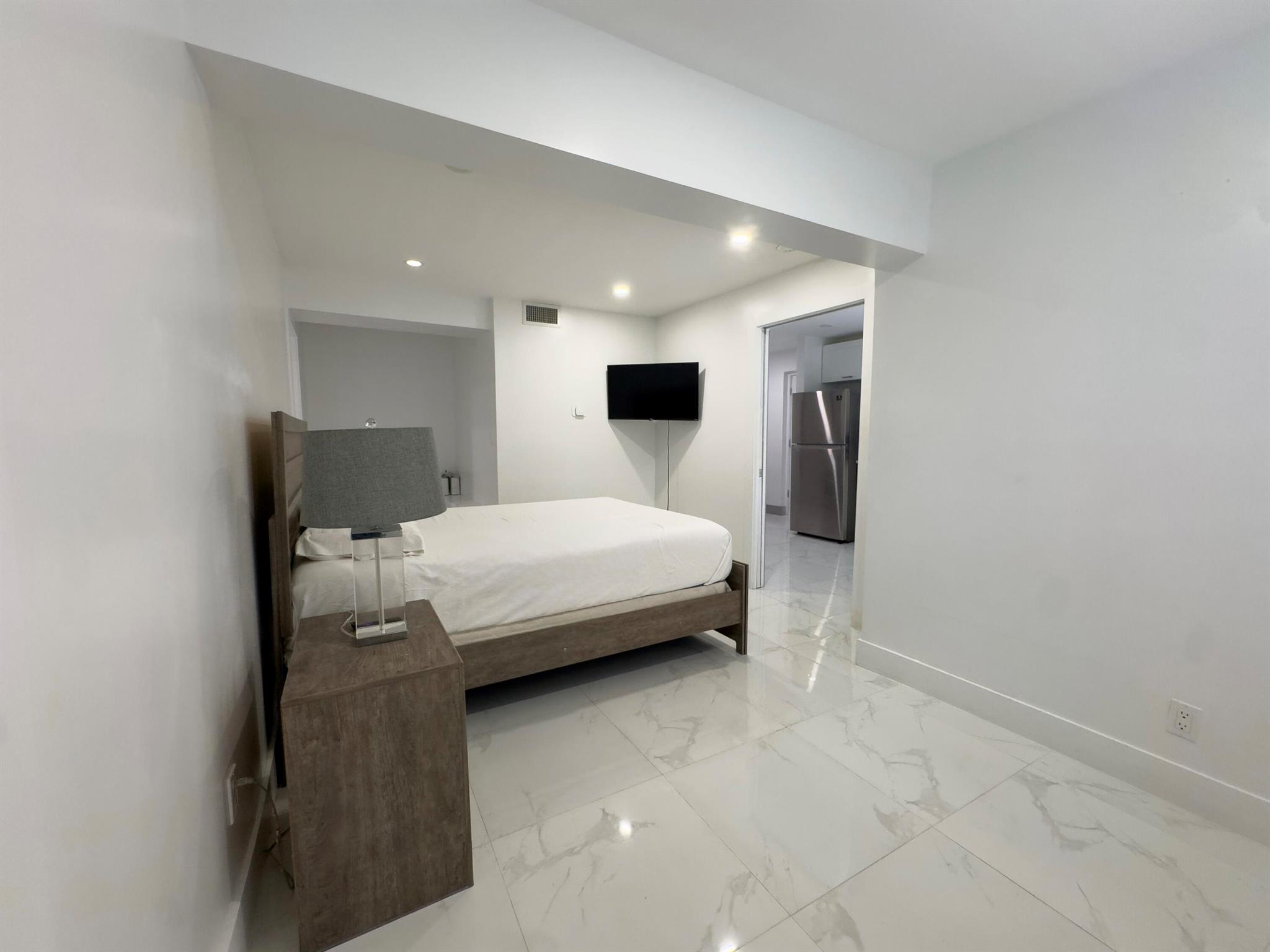 HOLLYWOOD PARK - Residential