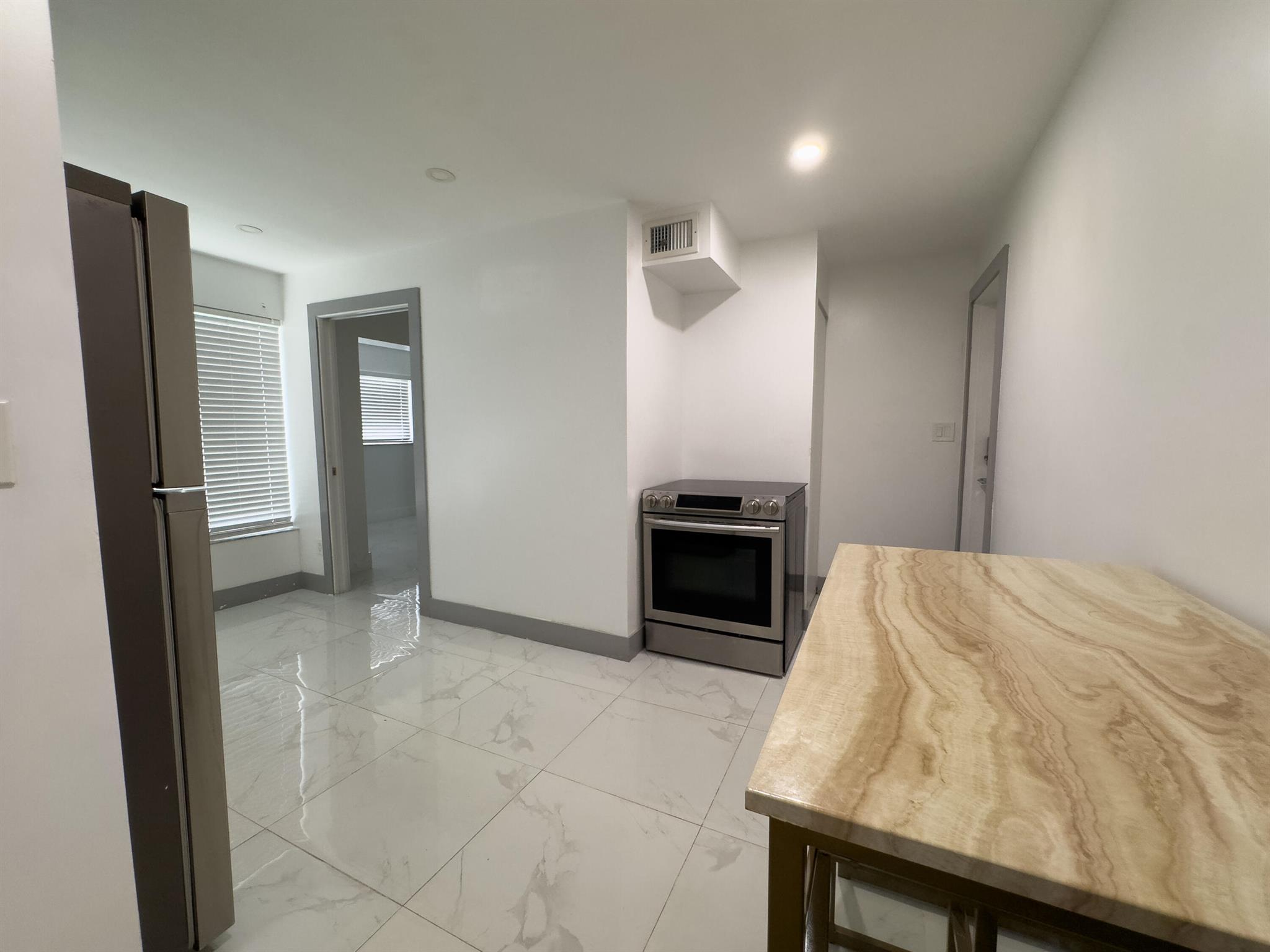 HOLLYWOOD PARK - Residential