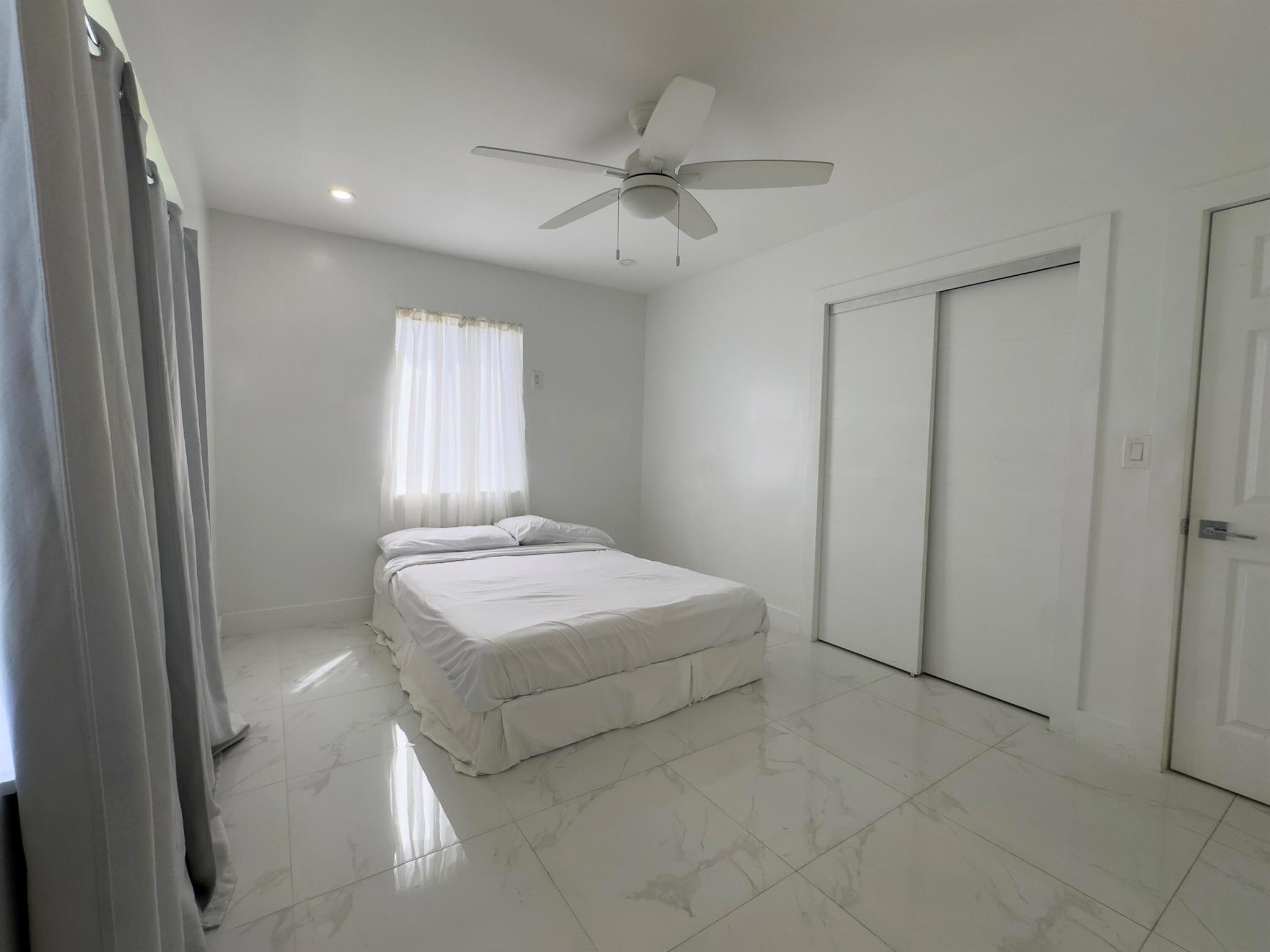 HOLLYWOOD PARK - Residential