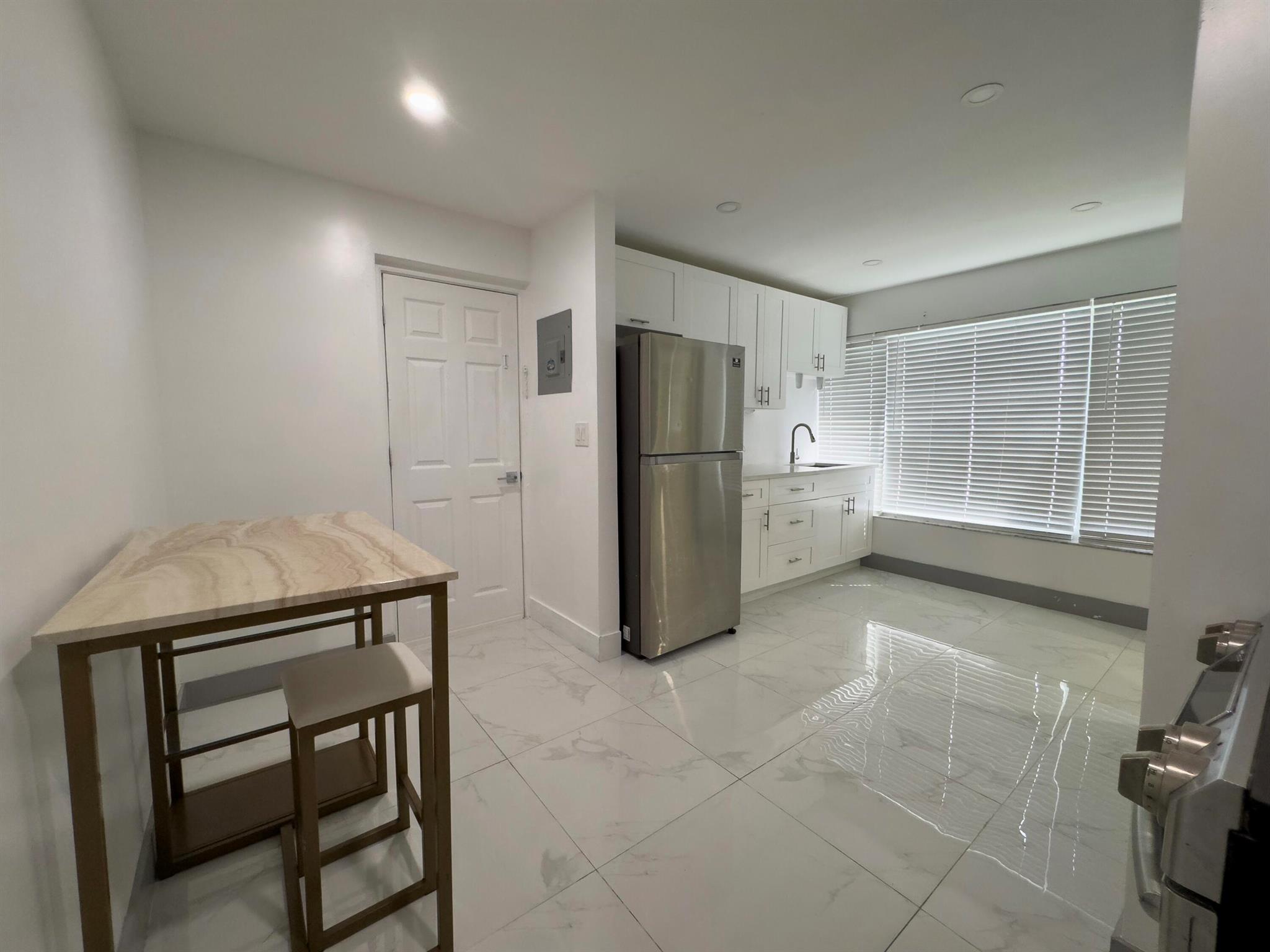 HOLLYWOOD PARK - Residential