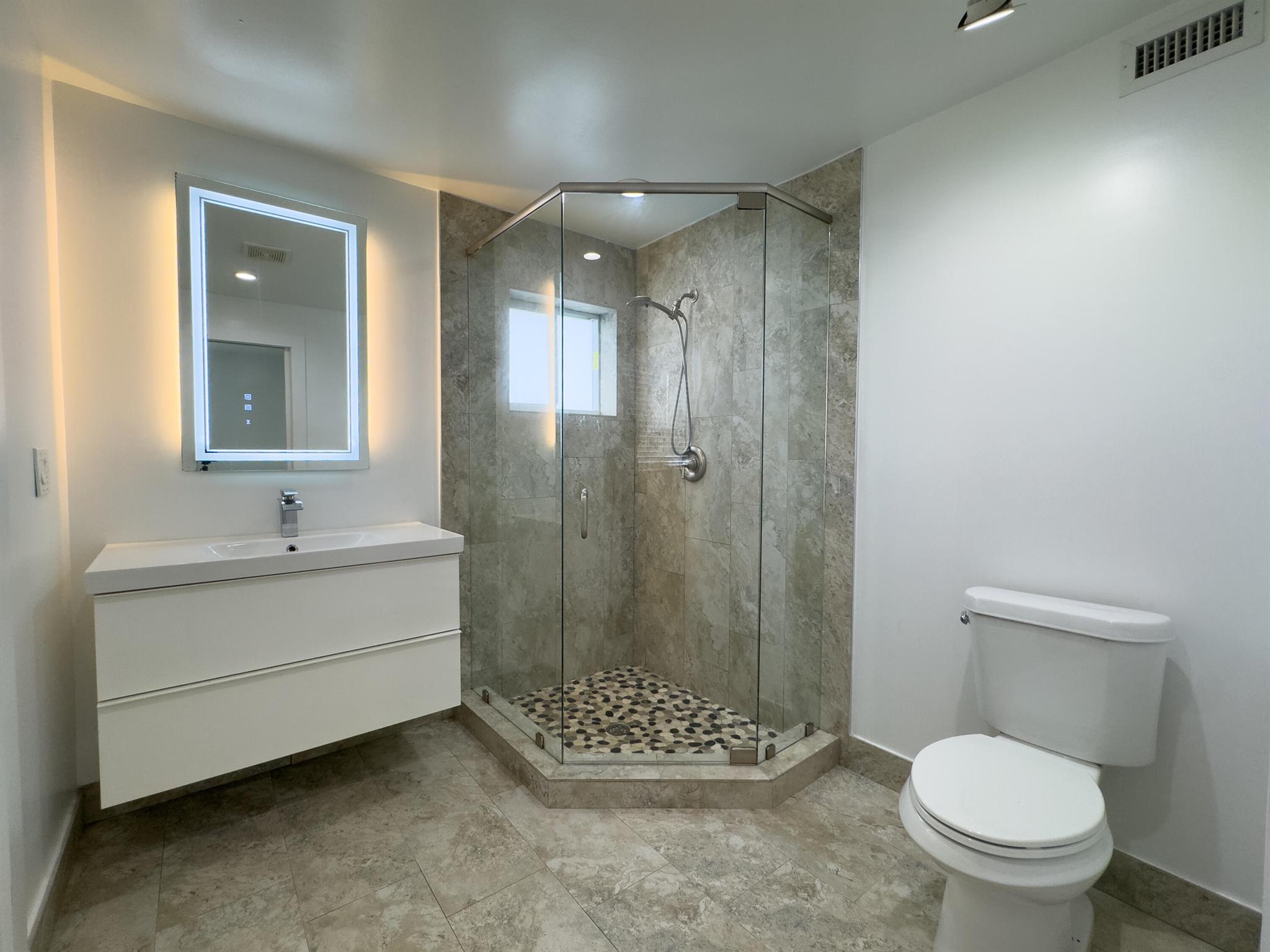 HOLLYWOOD PARK - Residential