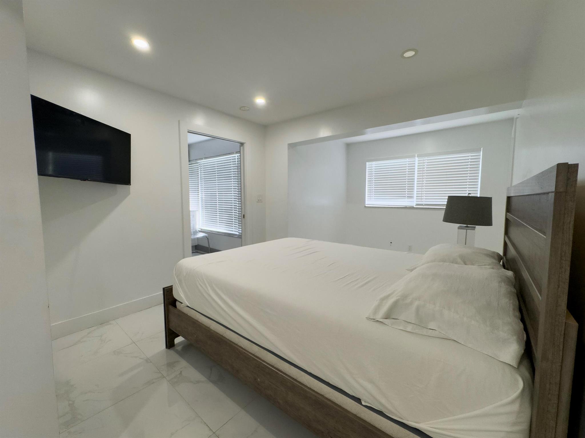 HOLLYWOOD PARK - Residential