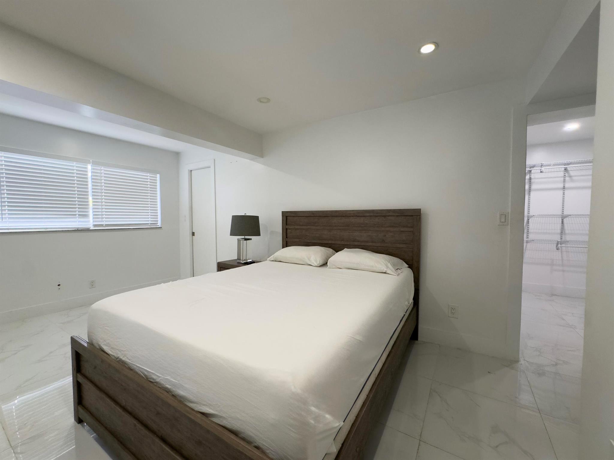 HOLLYWOOD PARK - Residential