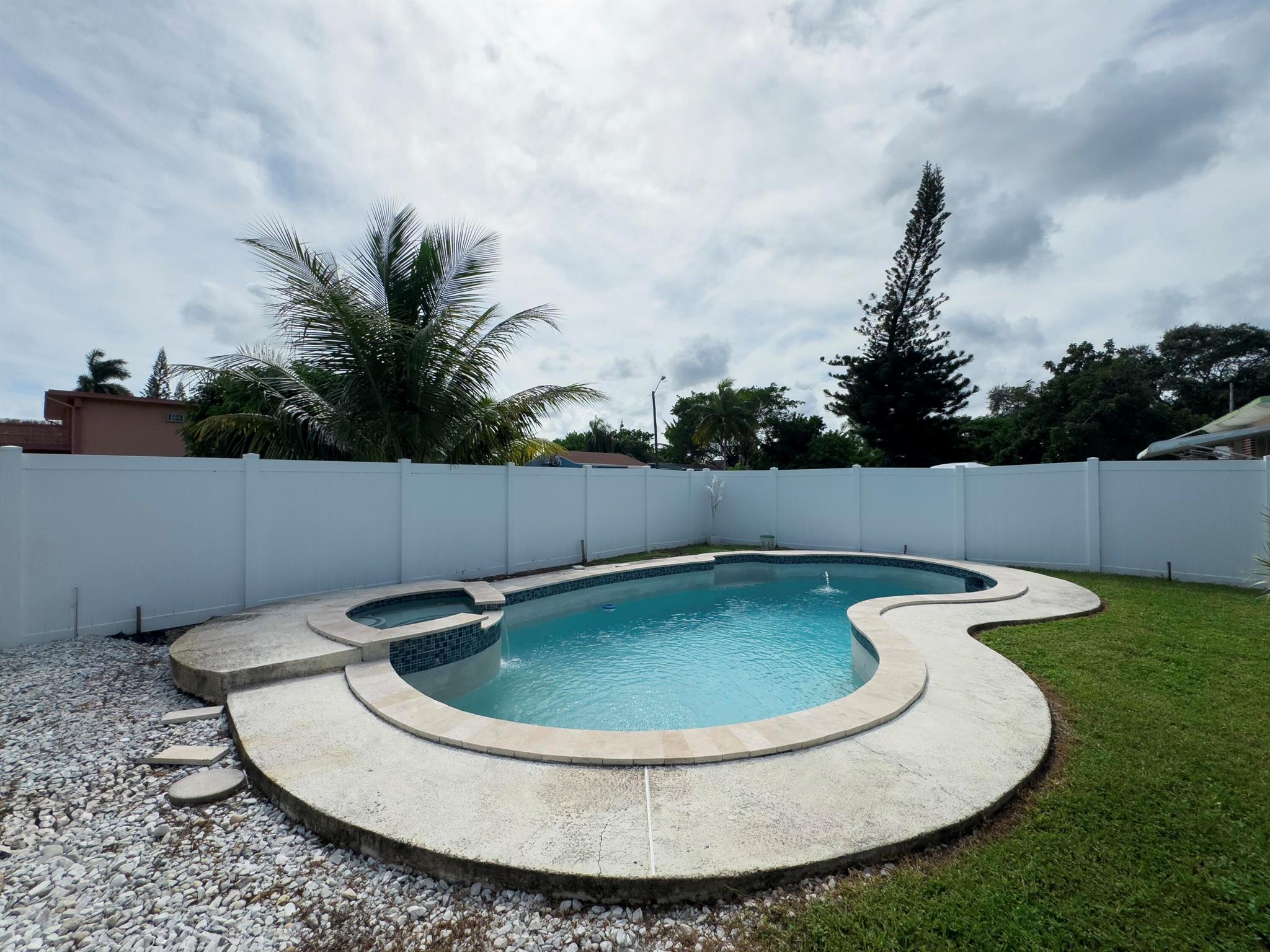 HOLLYWOOD PARK - Residential