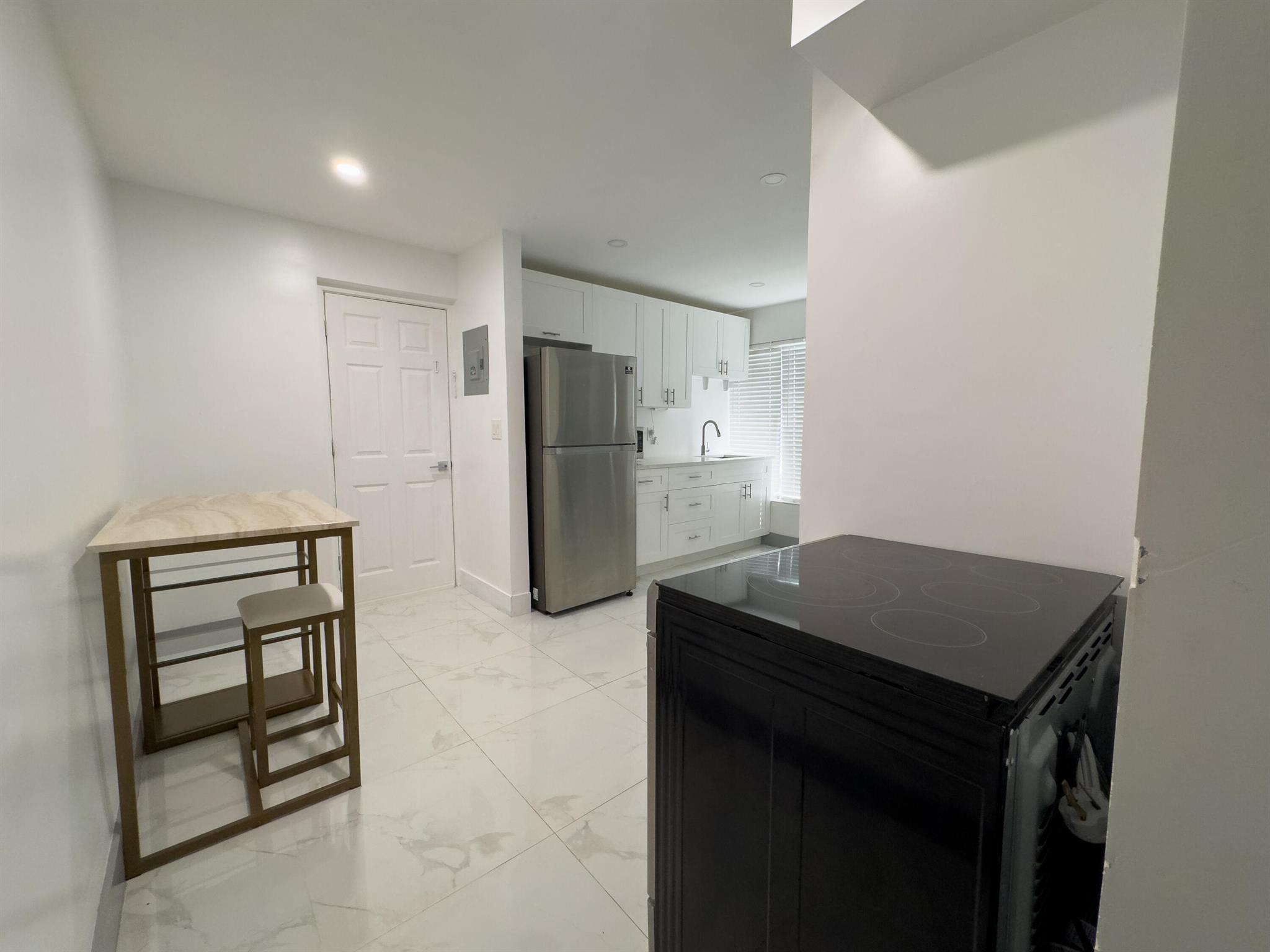 HOLLYWOOD PARK - Residential