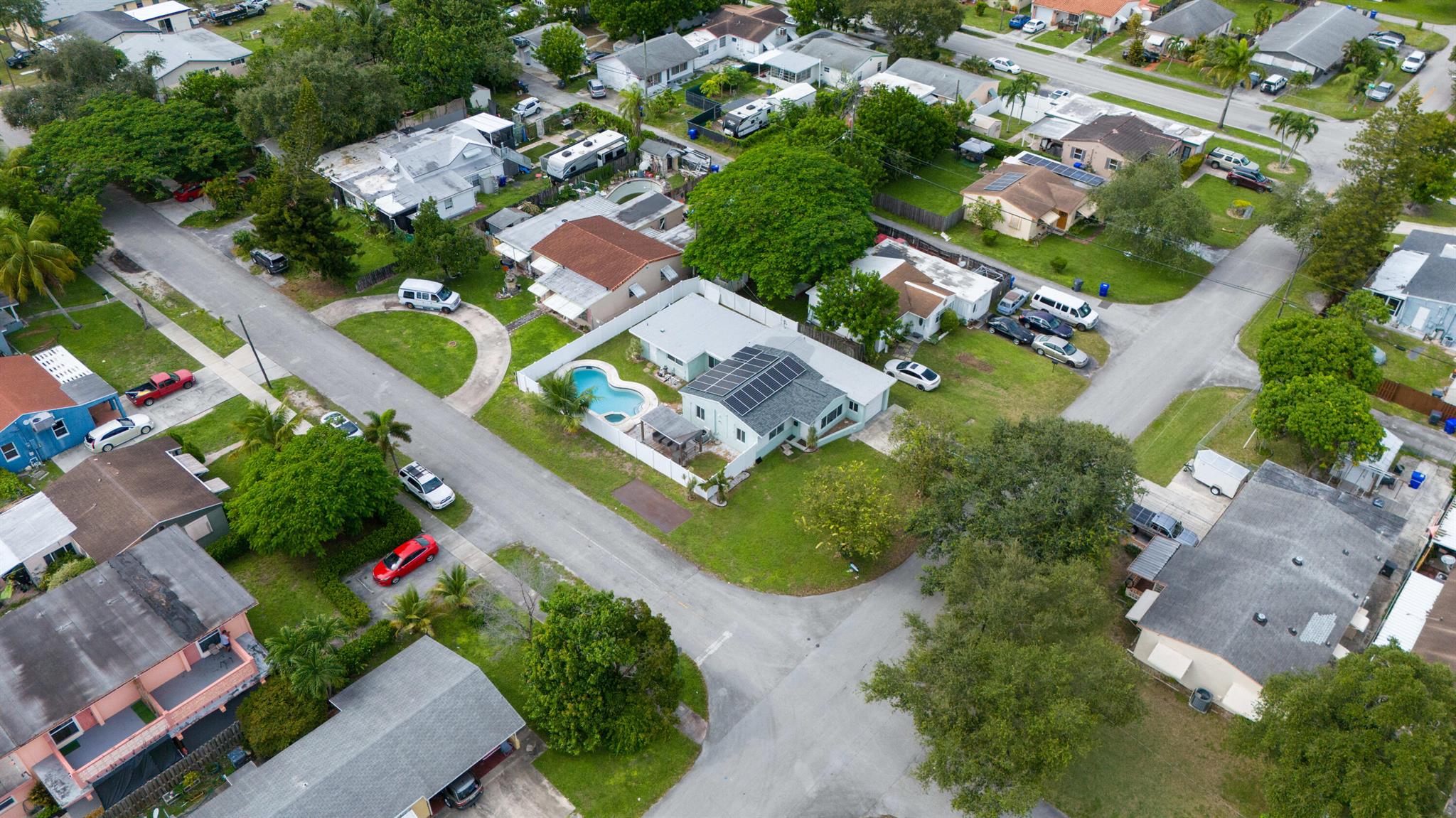 HOLLYWOOD PARK - Residential