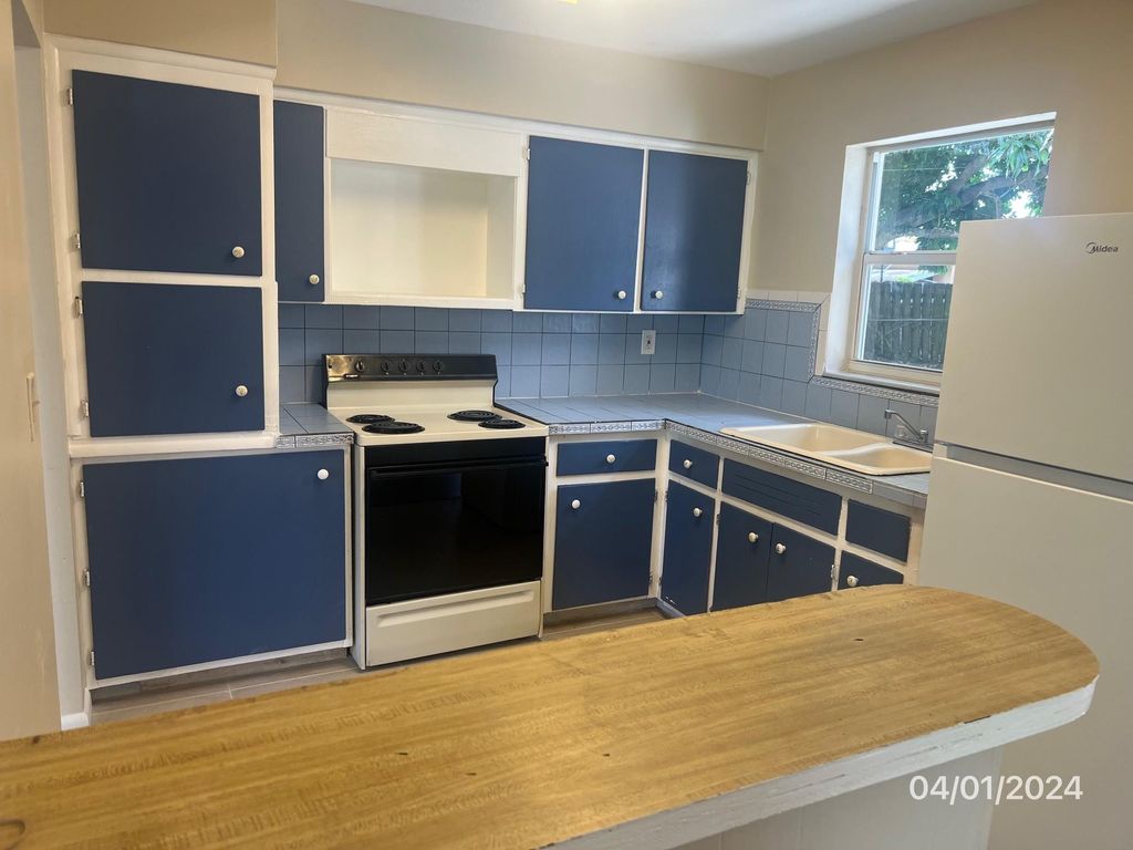 Photo of 1055 Wyoming Avenue, Fort Lauderdale, FL 33312 (MLS # F10550161)