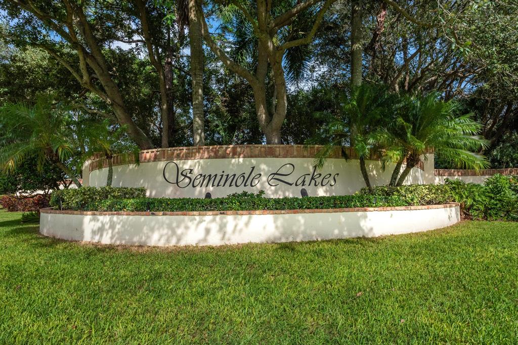 Beautifully renovated townhome with cooktop stove and wall-in-oven microwave combo. At the property you will find a 2-car garage. We can't forget the water view making this property a must see! Stainless steel appliance, wooden floorings, and modern design will catch the eyes of all. This property is located in the perfect location near shopping centers, groceries stores, and entertainment places. This is a must see, schedule showings online, this gorgeous rental won't last long! Come and make it home!